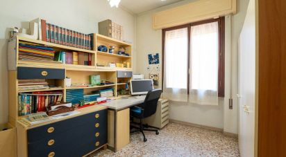 Casa indipendente / Villa 12 locali di 274 m² in Campi Bisenzio (50013)