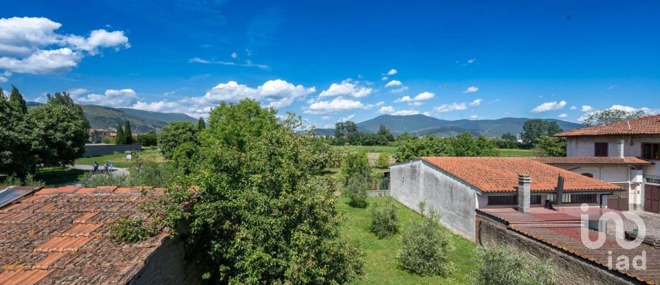 Casa indipendente / Villa 12 locali di 274 m² in Campi Bisenzio (50013)