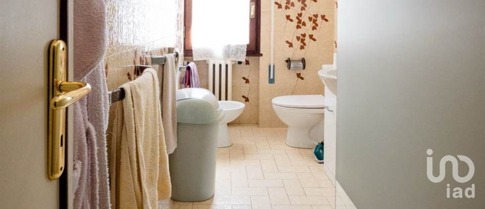 Casa indipendente / Villa 12 locali di 274 m² in Campi Bisenzio (50013)