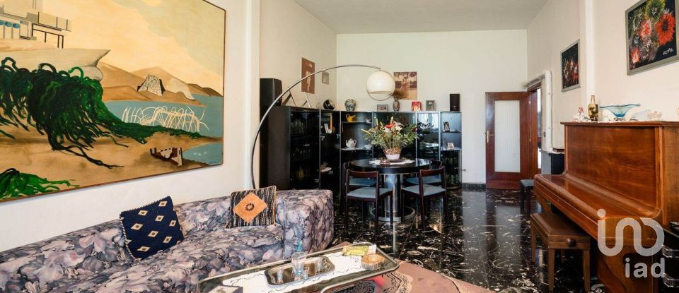 Casa indipendente / Villa 12 locali di 274 m² in Campi Bisenzio (50013)