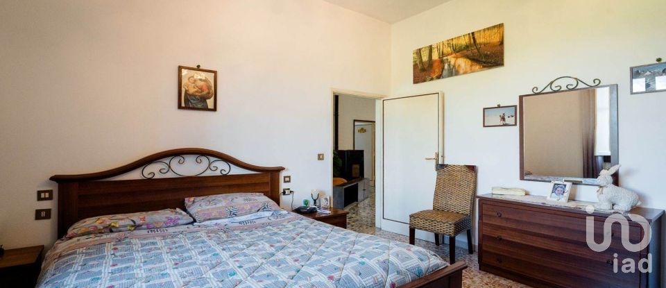 Casa indipendente / Villa 12 locali di 274 m² in Campi Bisenzio (50013)