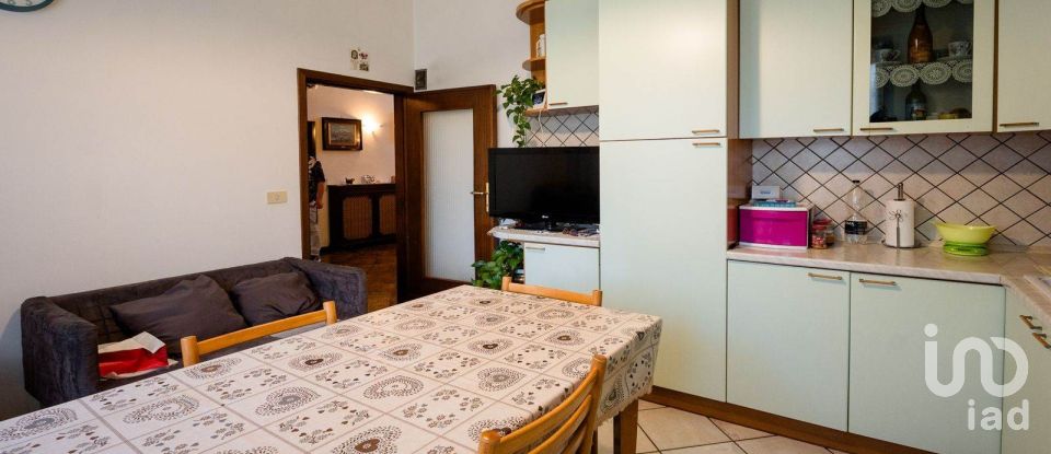 Casa indipendente / Villa 12 locali di 274 m² in Campi Bisenzio (50013)