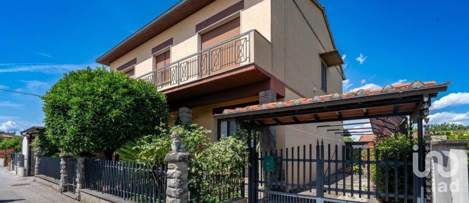 Casa indipendente / Villa 12 locali di 274 m² in Campi Bisenzio (50013)