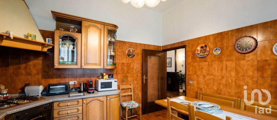 Casa indipendente / Villa 12 locali di 274 m² in Campi Bisenzio (50013)