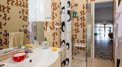 Casa indipendente / Villa 12 locali di 274 m² in Campi Bisenzio (50013)