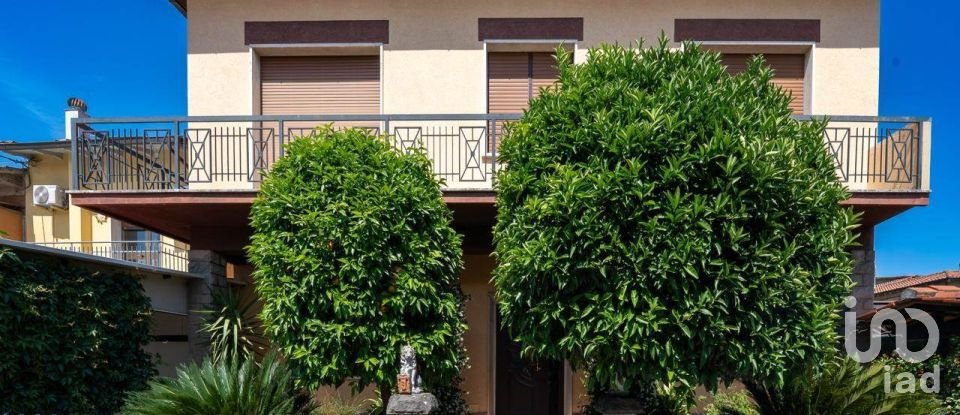 Casa indipendente / Villa 12 locali di 274 m² in Campi Bisenzio (50013)