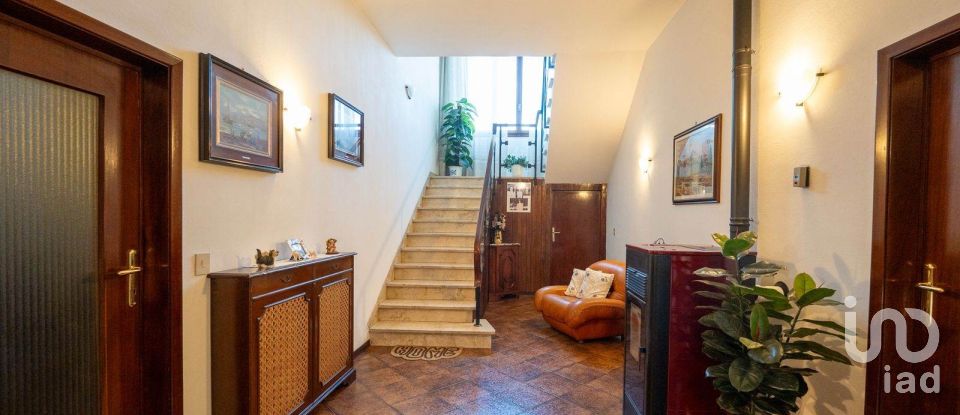 Casa indipendente / Villa 12 locali di 274 m² in Campi Bisenzio (50013)