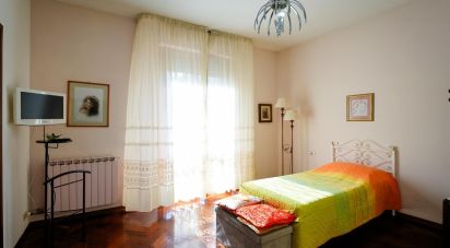 Appartamento 6 locali di 120 m² a Lastra a Signa (50055)