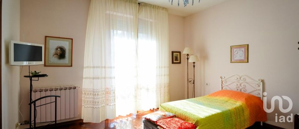 Apartment 6 rooms of 120 m² in Lastra a Signa (50055)