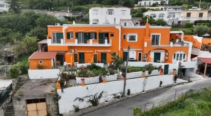 Casa indipendente / Villa 8 locali di 357 m² in Serrara Fontana (80081)