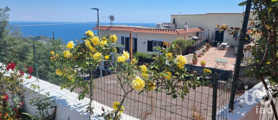 House 8 rooms of 357 m² in Serrara Fontana (80081)