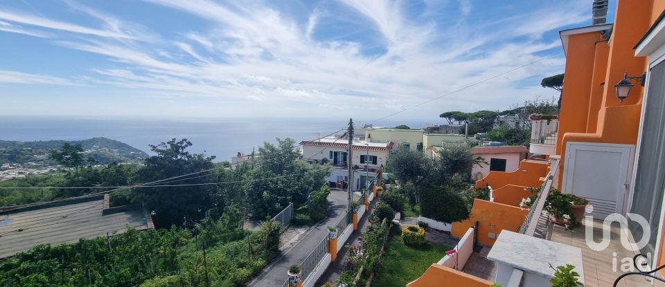 House 8 rooms of 357 m² in Serrara Fontana (80081)