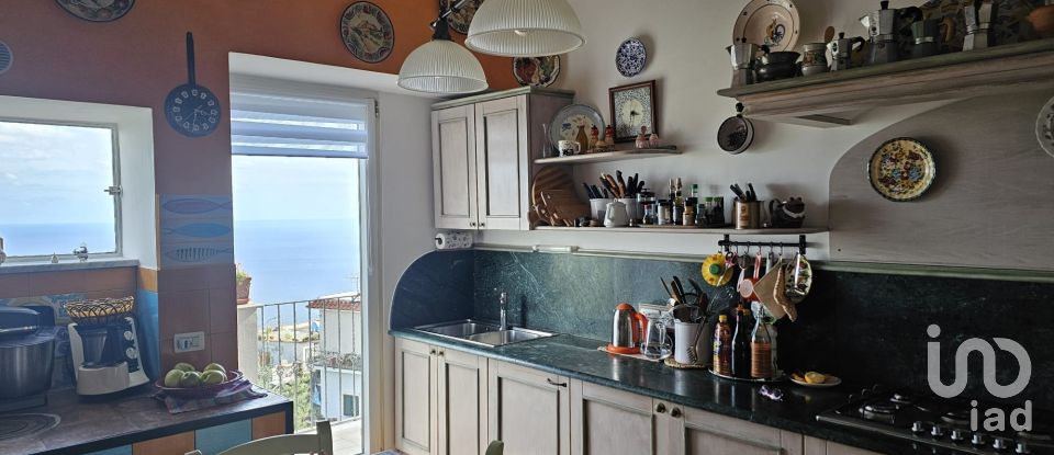 House 8 rooms of 357 m² in Serrara Fontana (80081)