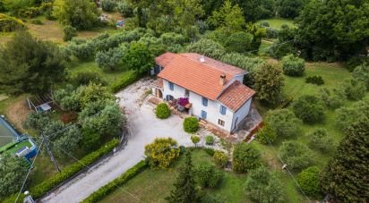 Casale 5 locali di 142 m² in Civitanova Marche (62012)