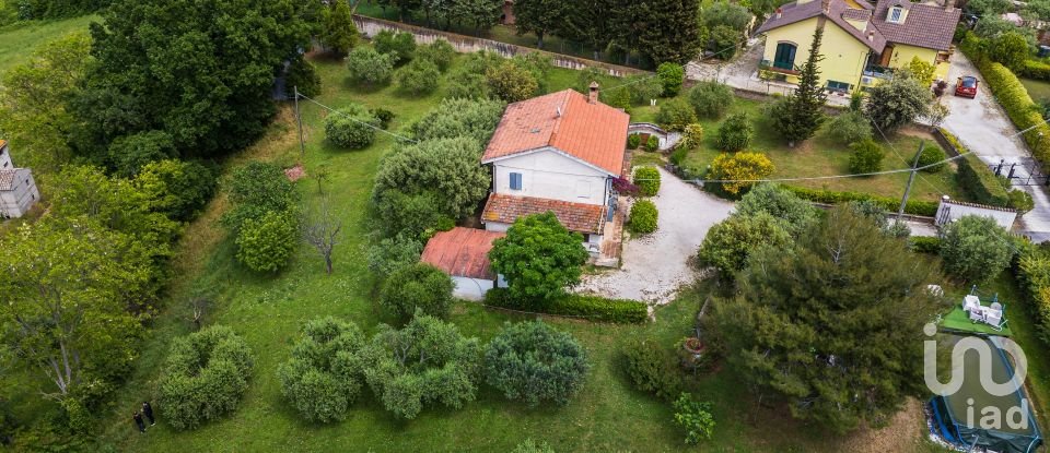 Farm 5 rooms of 142 m² in Civitanova Marche (62012)