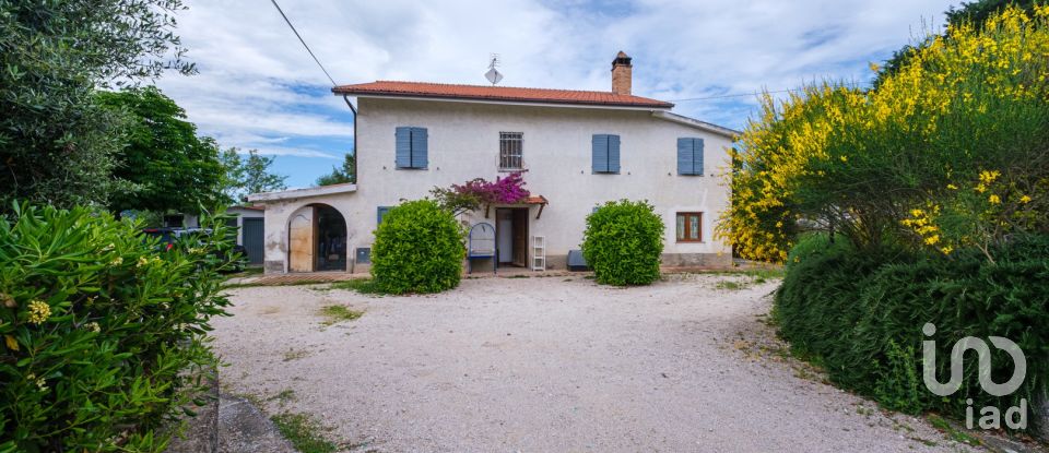 Farm 5 rooms of 142 m² in Civitanova Marche (62012)