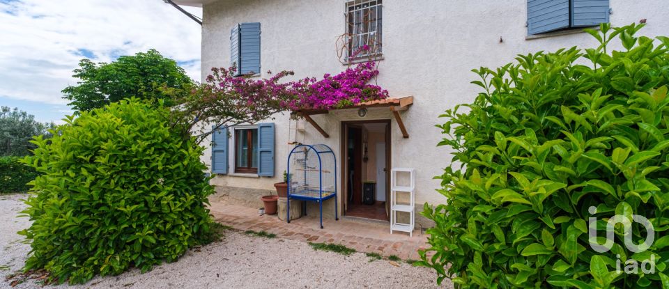 Farm 5 rooms of 142 m² in Civitanova Marche (62012)