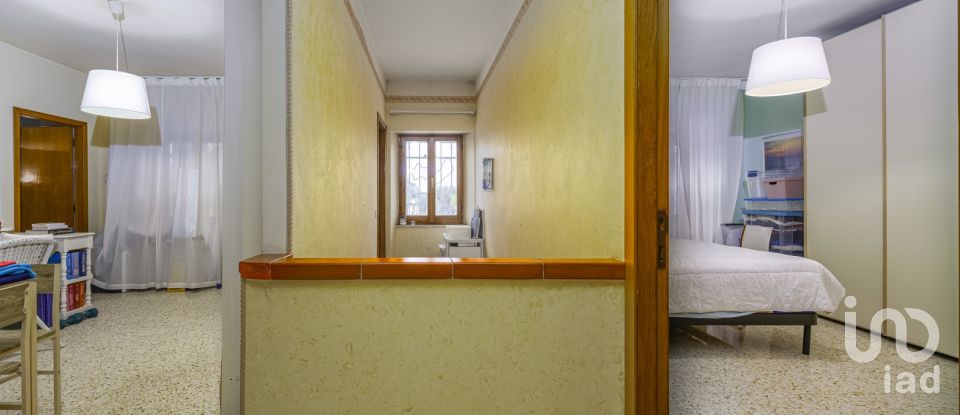 Farm 5 rooms of 142 m² in Civitanova Marche (62012)