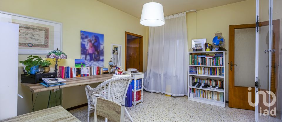 Farm 5 rooms of 142 m² in Civitanova Marche (62012)