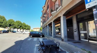 Negozio / locale commerciale di 40 m² in Erba (22036)