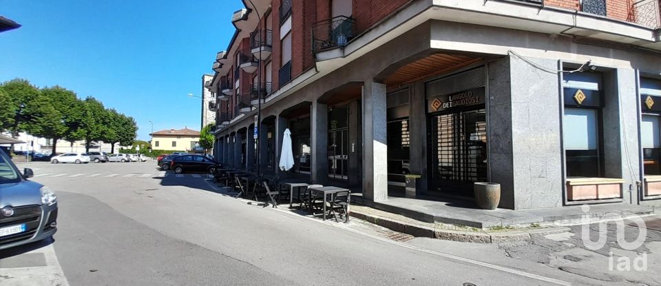 Negozio / locale commerciale di 40 m² in Erba (22036)