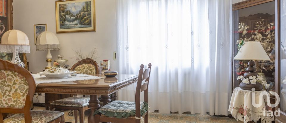 House 10 rooms of 327 m² in Osimo (60027)