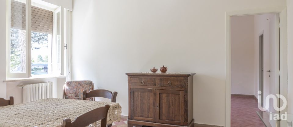 House 10 rooms of 327 m² in Osimo (60027)