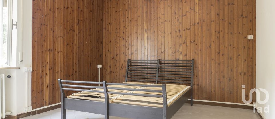 House 10 rooms of 327 m² in Osimo (60027)