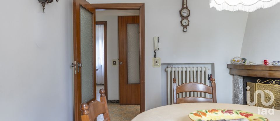 House 10 rooms of 327 m² in Osimo (60027)