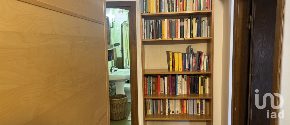 Three-room apartment of 70 m² in Milano (20149)