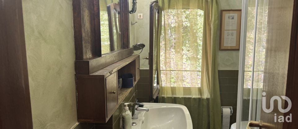 Three-room apartment of 70 m² in Milano (20149)