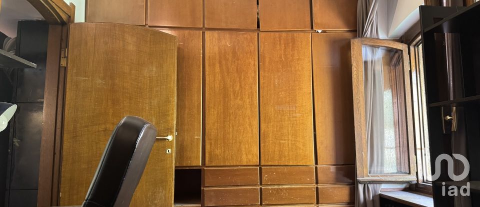 Three-room apartment of 70 m² in Milano (20149)