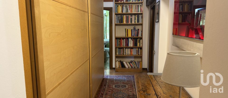 Three-room apartment of 70 m² in Milano (20149)
