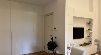 Three-room apartment of 94 m² in Segrate (20090)