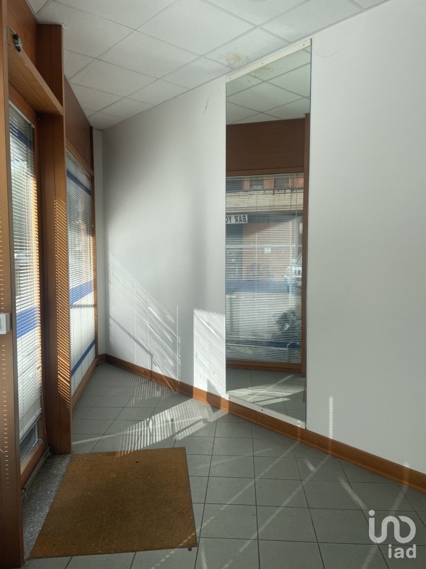 Shop / premises commercial of 48 m² in Arezzo (52100)