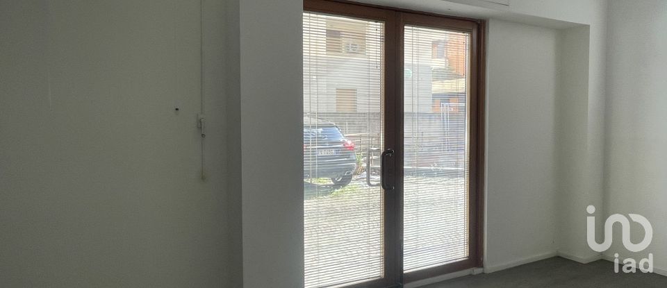 Shop / premises commercial of 48 m² in Arezzo (52100)