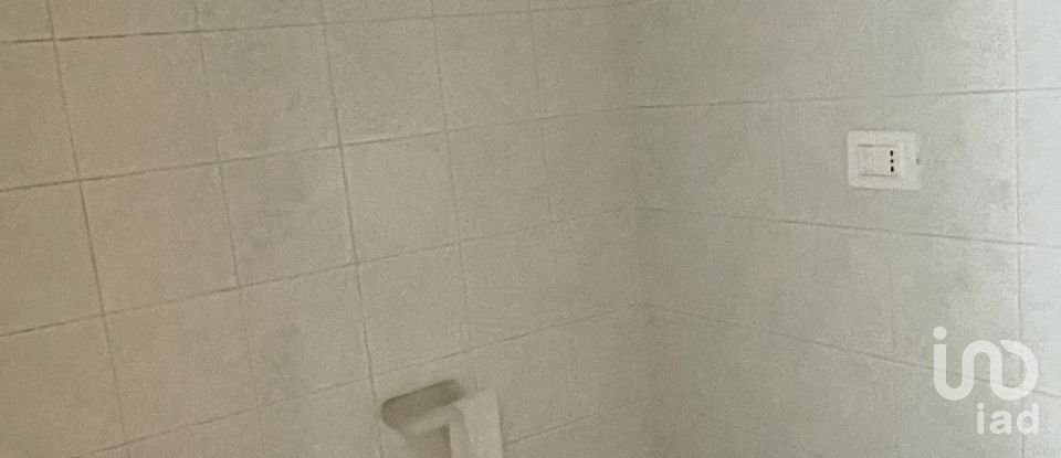 Shop / premises commercial of 48 m² in Arezzo (52100)