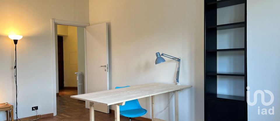 One-room apartment of 32 m² in Torino (10137)