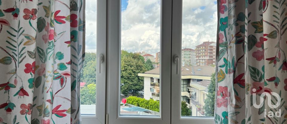 One-room apartment of 32 m² in Torino (10137)