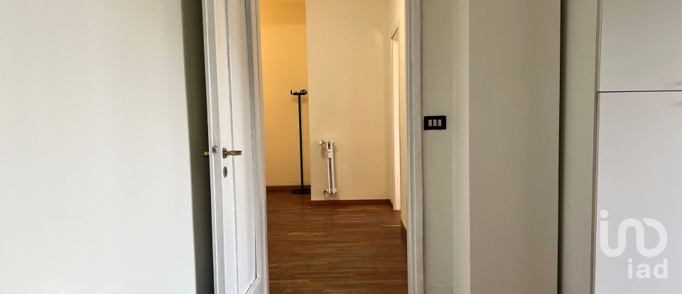 One-room apartment of 32 m² in Torino (10137)