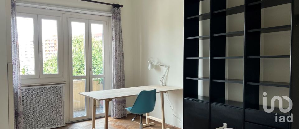 One-room apartment of 32 m² in Torino (10137)