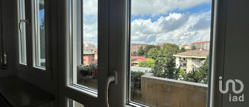 One-room apartment of 32 m² in Torino (10137)