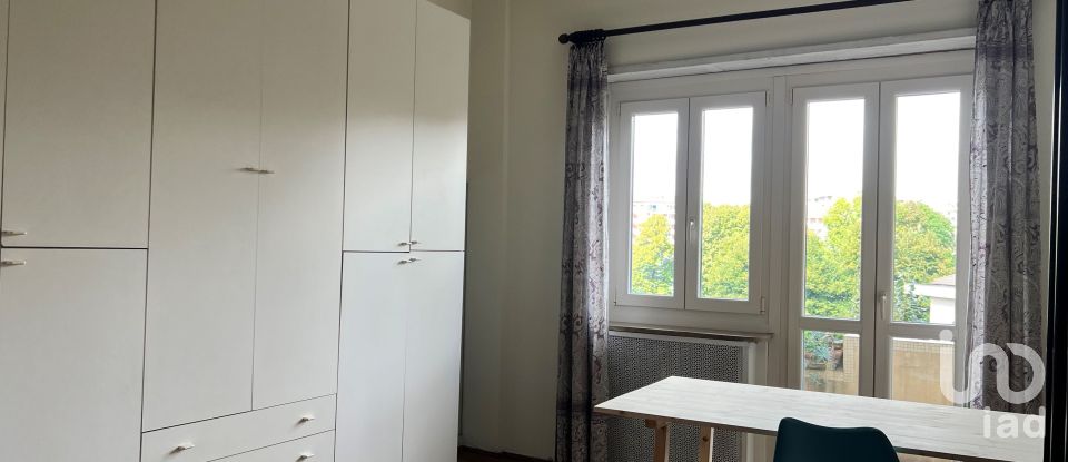 One-room apartment of 32 m² in Torino (10137)