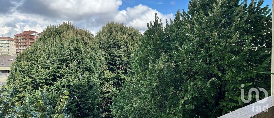 One-room apartment of 32 m² in Torino (10137)