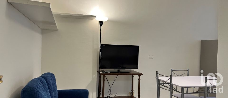 One-room apartment of 32 m² in Torino (10137)