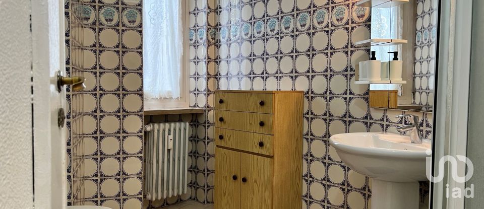 One-room apartment of 32 m² in Torino (10137)