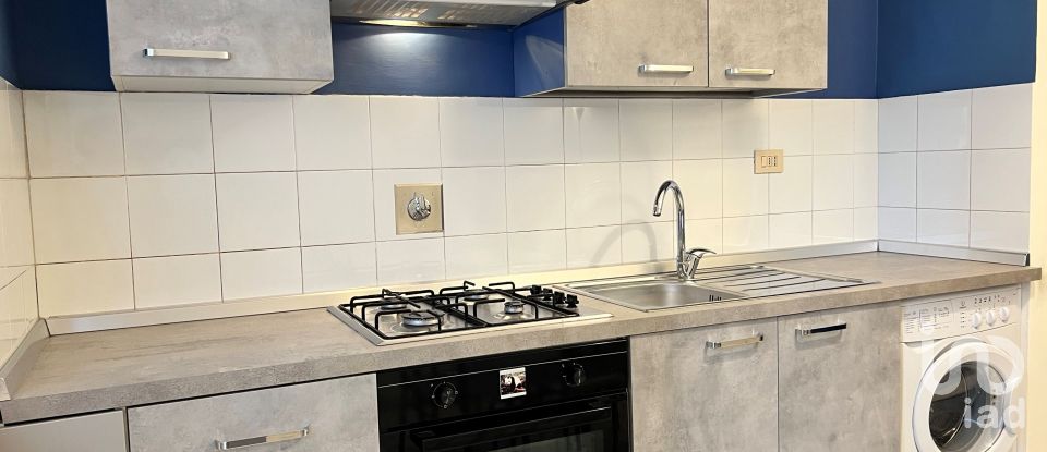 One-room apartment of 32 m² in Torino (10137)