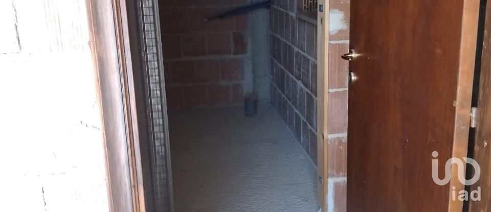 House boat 12 rooms of 329 m² in Castelli (64041)