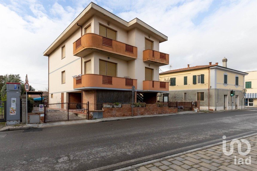 Apartment 6 rooms of 114 m² in Lari (56035)