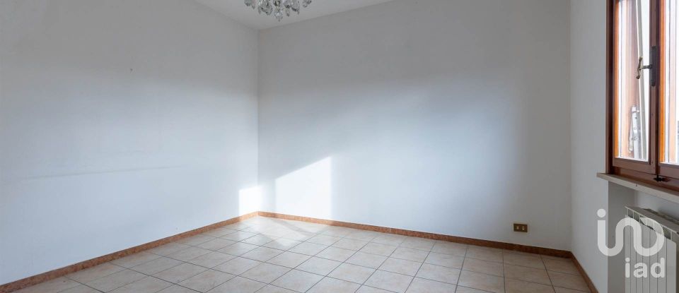 Apartment 6 rooms of 114 m² in Lari (56035)